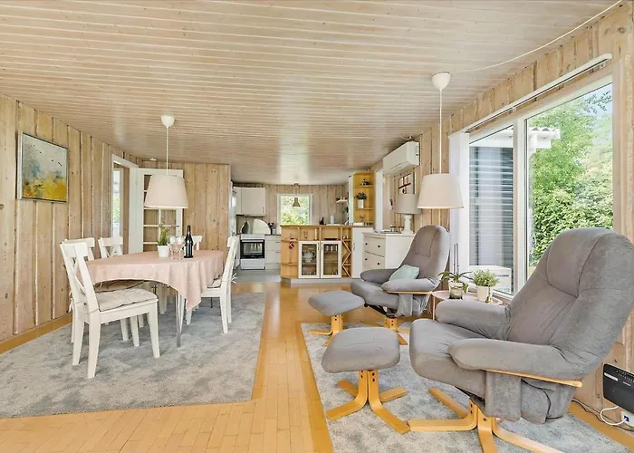 84191-ebeltoft-graesvangen-2 * Ebeltoft