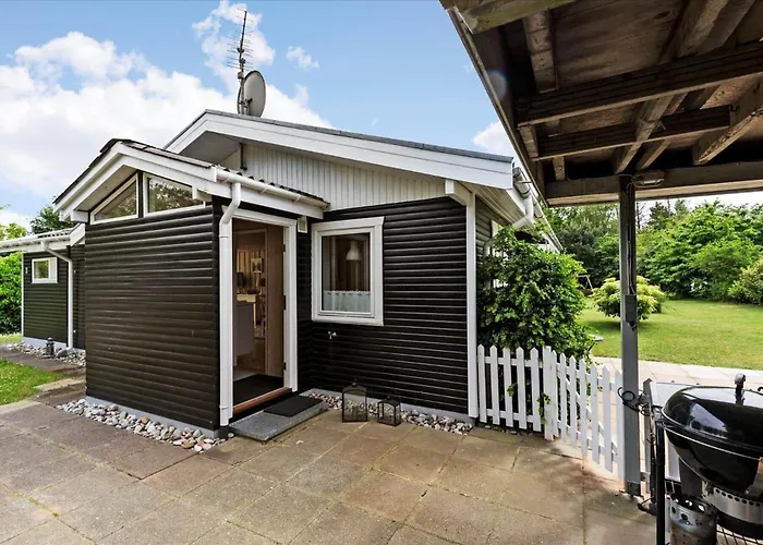 84191-ebeltoft-graesvangen-2 Semesterbostad *